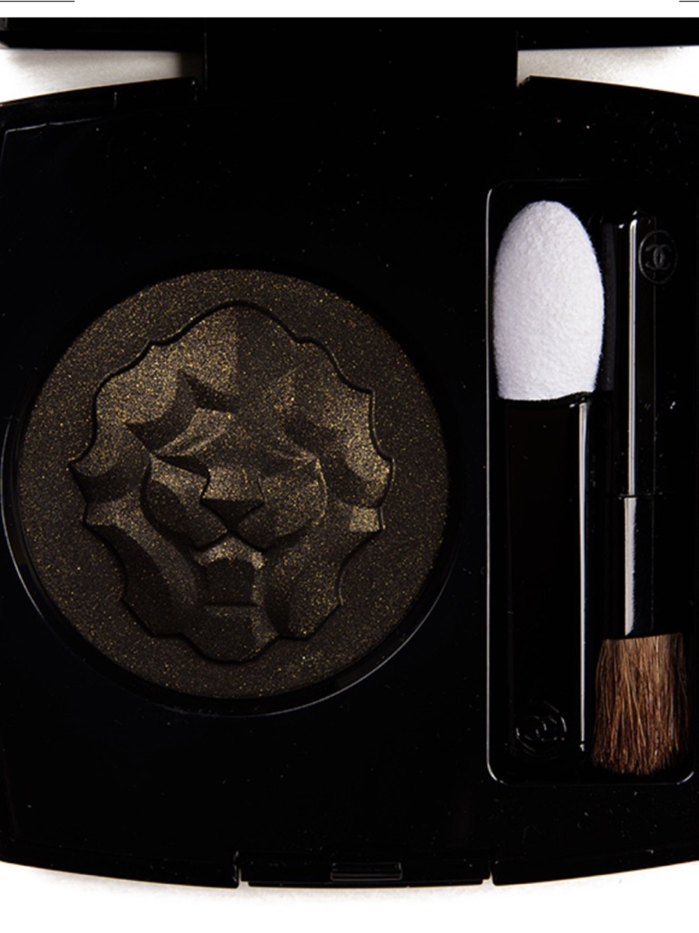 CHANEL Ombre PREMIÈRE Longwear Powder Eyeshadow in the shade Vert Lamé (906). - Picture 3 of 7